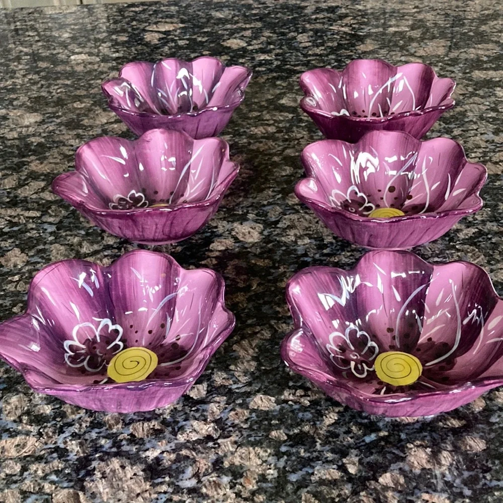 PIER 1 IMPORTS  HAND PAINTED  LILLY FIGURAL PURPLE EARTHEN BOWLS SET OF 6